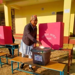 कमल थापाले  गरे मतदान